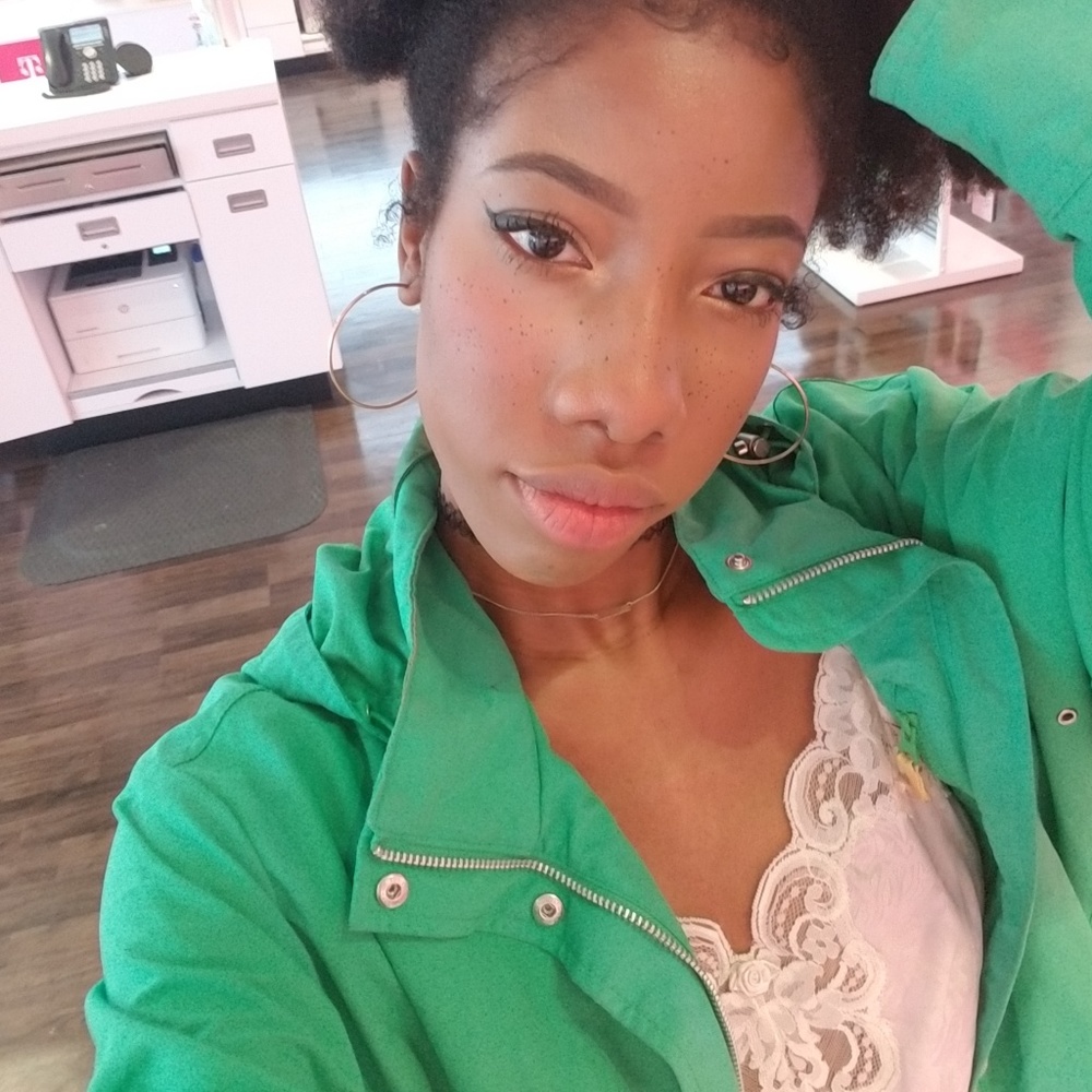 Meet your Posher, Jenn